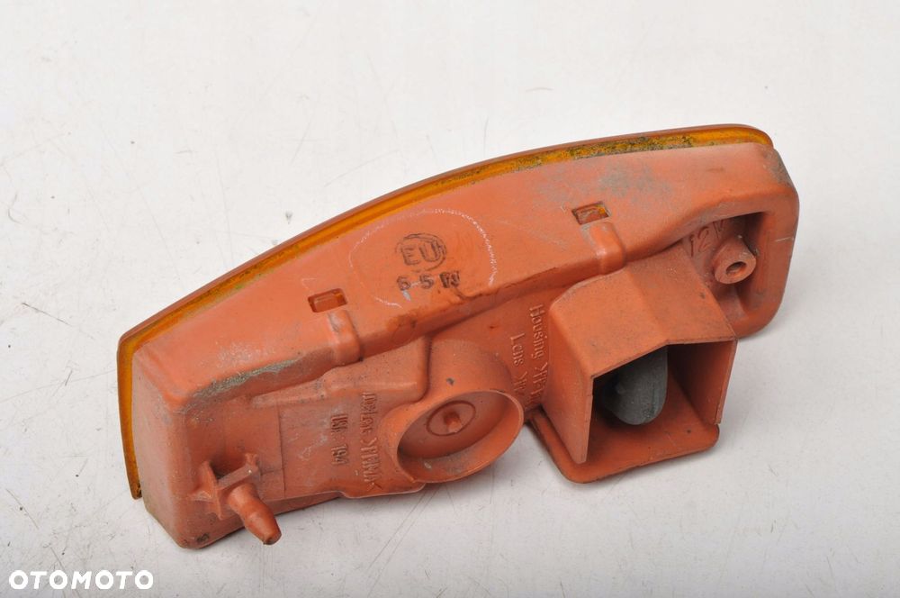 LEXUS LS II KIERUNKOWSKAZ PRAWY - 2