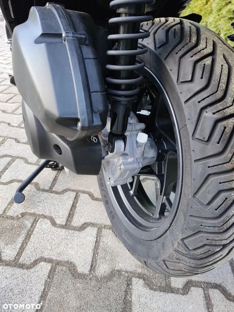 Yamaha X-max - 10