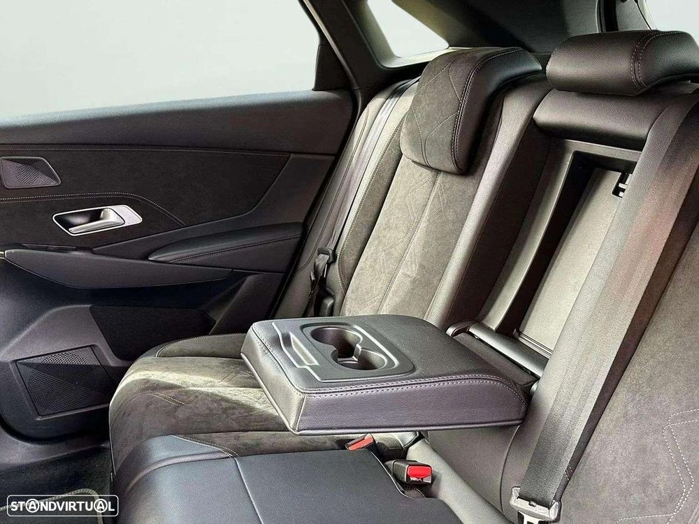 DS DS7 Crossback 1.5 BlueHDi Performance Line EAT8 - 17