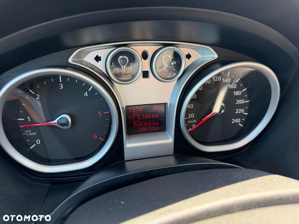 Ford Kuga 2.0 TDCi 2x4 Titanium - 22