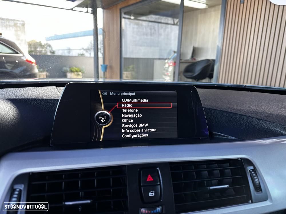 BMW 320 d Sport Line - 25
