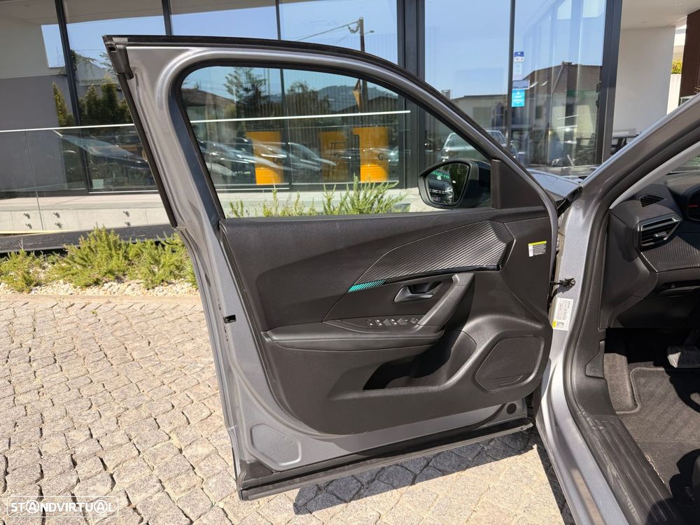 Peugeot 2008 1.2 PureTech Allure EAT8 - 18