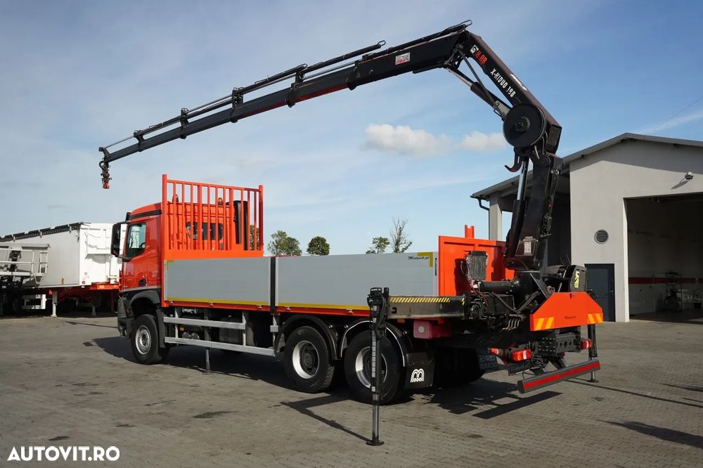 Mercedes-Benz AROCS 2640 / 6x4 / CAROSERIE BALANȚĂ - 6,5 M / MACARA HIAB X-HIDUO 188 ES-5 / CAPACITATE MAXIMĂ DE RIDICARE: 5.200 KG / ROTATOARE / TELECOMANDĂ / PODEA RESISTENTĂ / TRANSMISIE AUTOMATĂ - 5