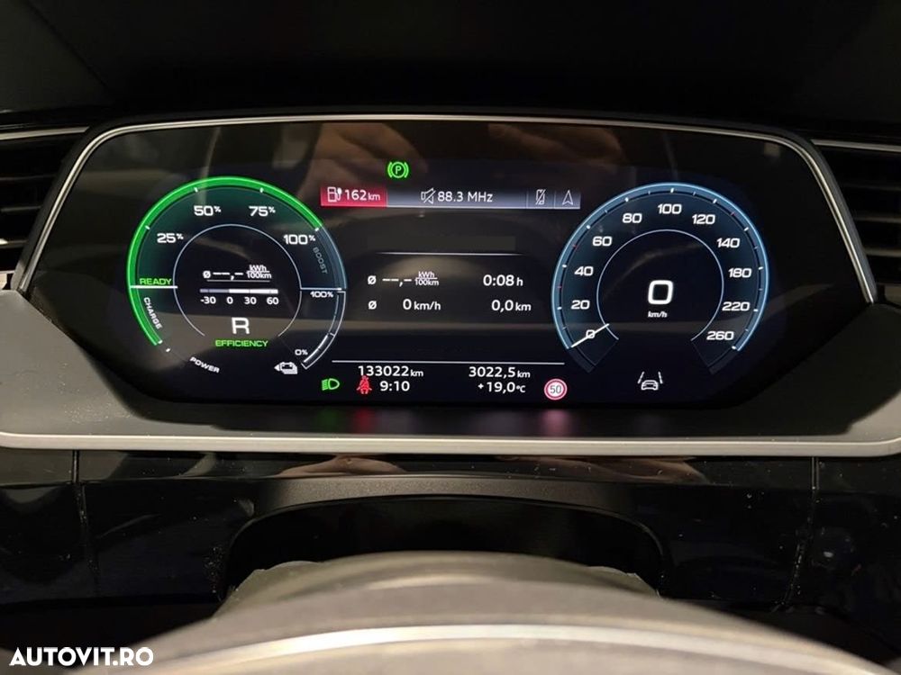 Audi Q8 e-tron 50 quattro Advanced - 9