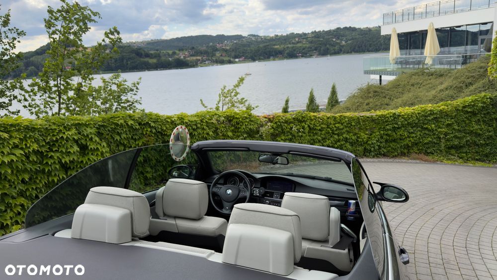 BMW Seria 3 330i - 11