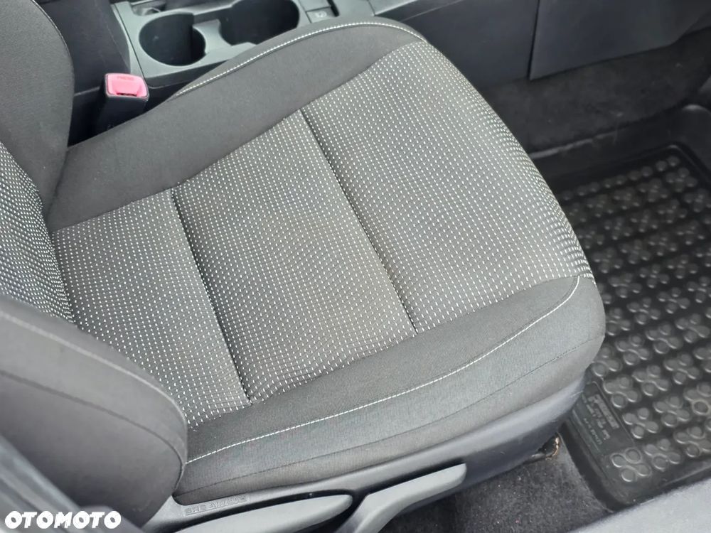 Toyota Auris 2.0 D-4D Prestige - 25