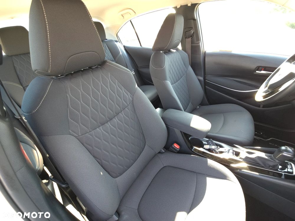 Toyota Corolla 1.8 Hybrid Comfort - 17