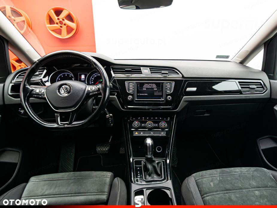 Volkswagen Touran - 11