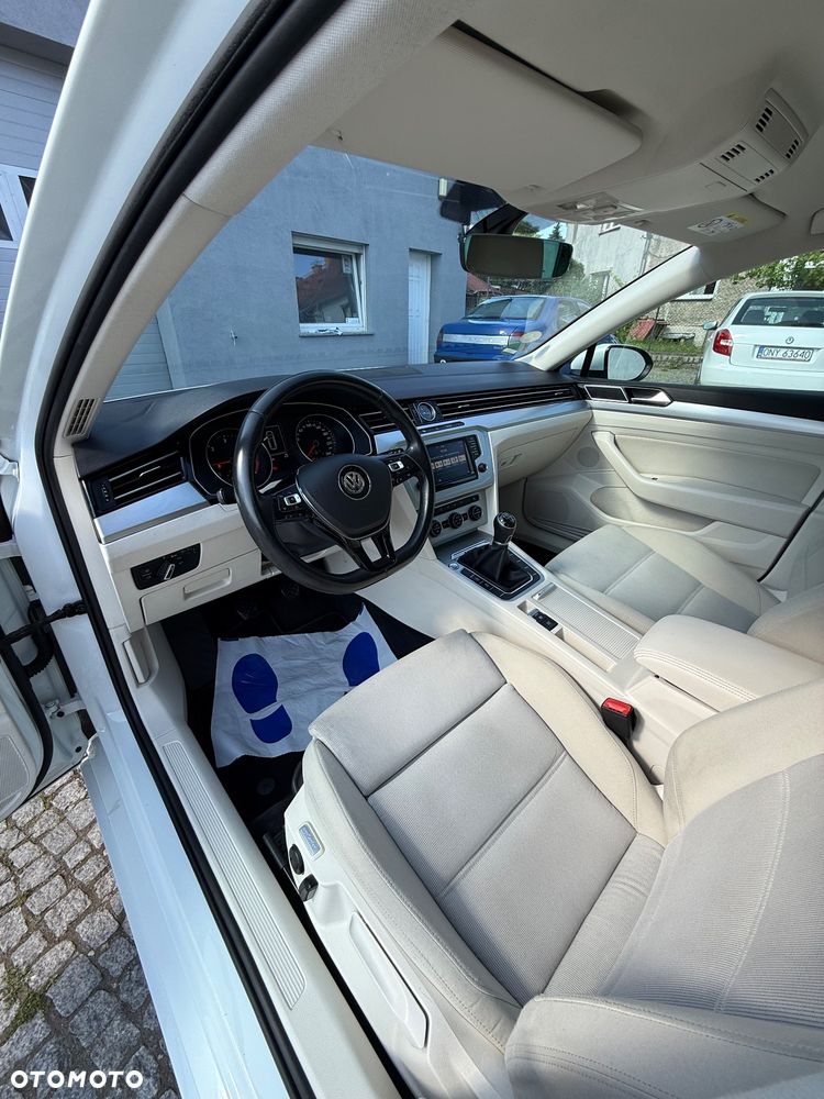 Volkswagen Passat 2.0 TDI SCR (BlueMotion Technology) 4Motion Comfortline - 13