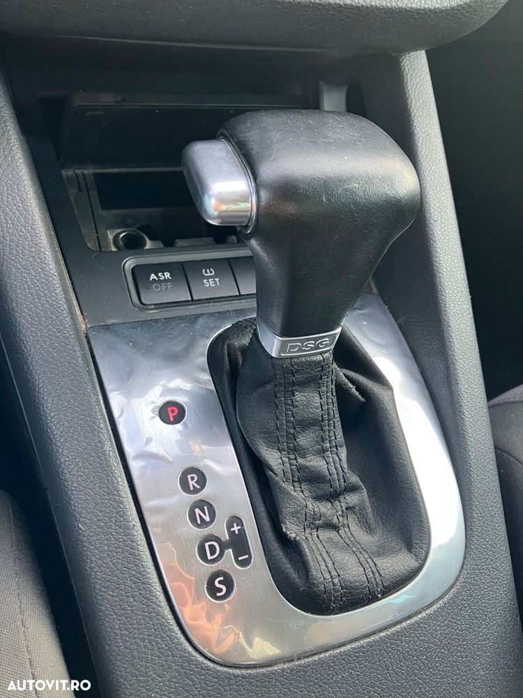 Volkswagen Jetta 1.9 TDI Comfortline DSG - 24