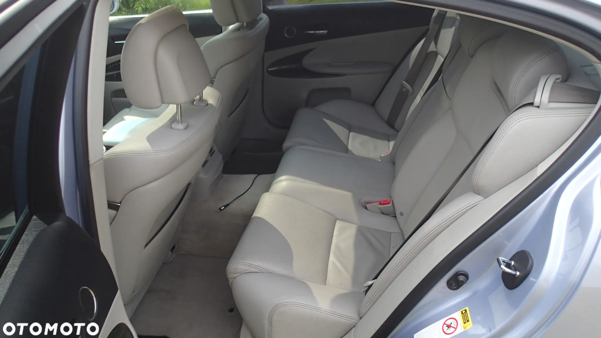 Lexus GS - 10