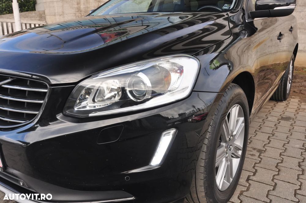 Volvo XC 60 D5 AWD Geartronic Momentum - 11