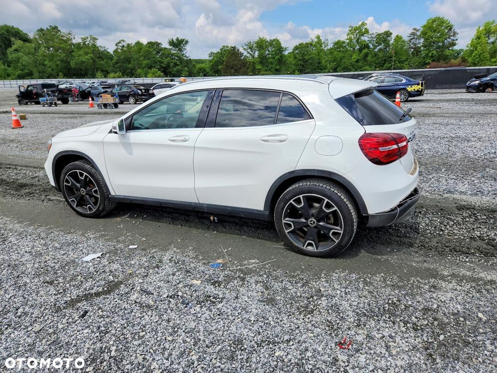 Mercedes-Benz GLA 250 4-Matic - 2