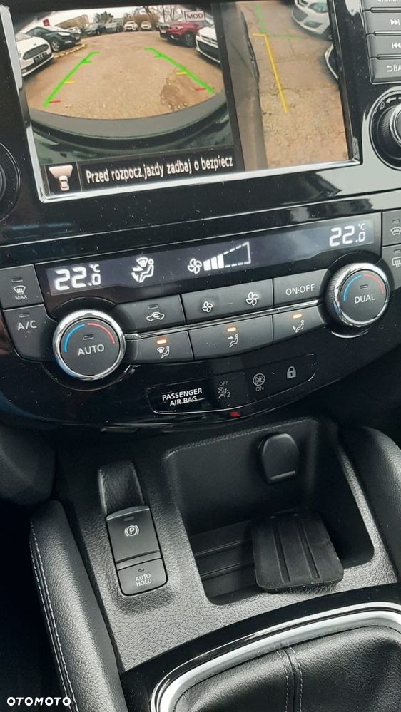 Nissan Qashqai 1.3 DIG-T TEKNA - 28