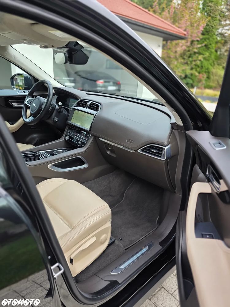 Jaguar F-Pace 2.0 i4D AWD Prestige - 16