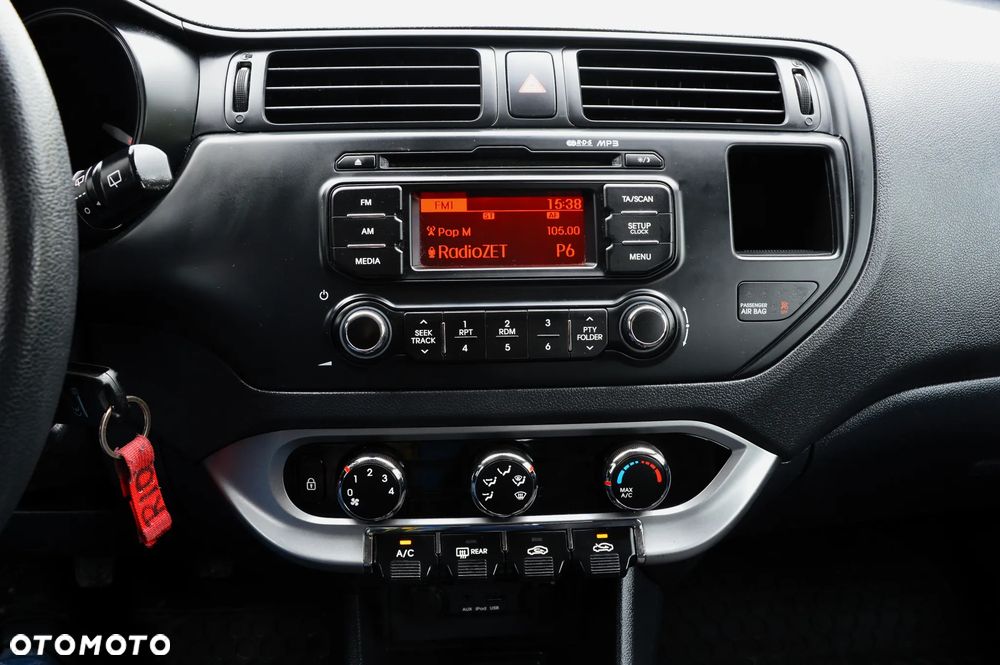 Kia Rio 1.2 L - 16