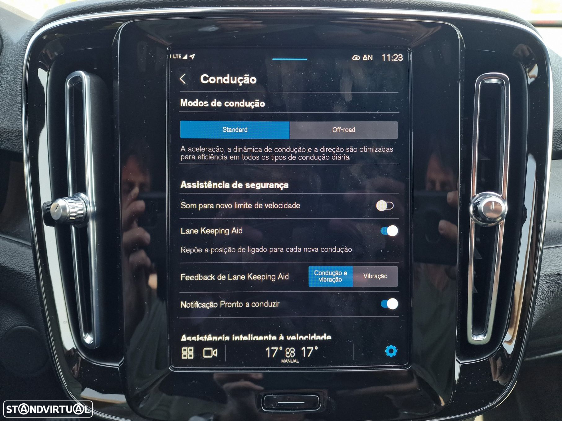 Volvo XC 40 Recharge Core - 37