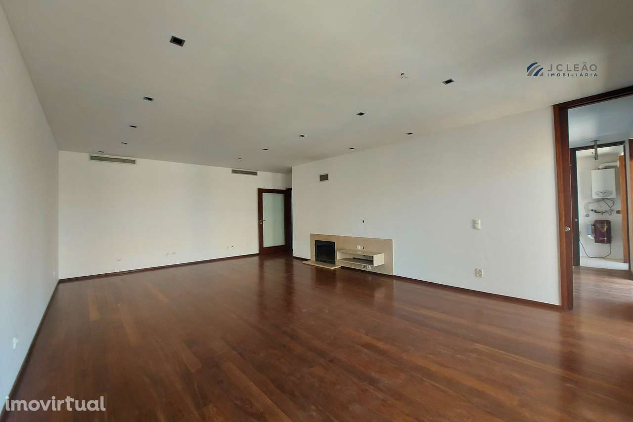 Apartamento T3 com 180 m2 no condomínio dos Choupos em Santo Tirso - Grande imagem: 5/29