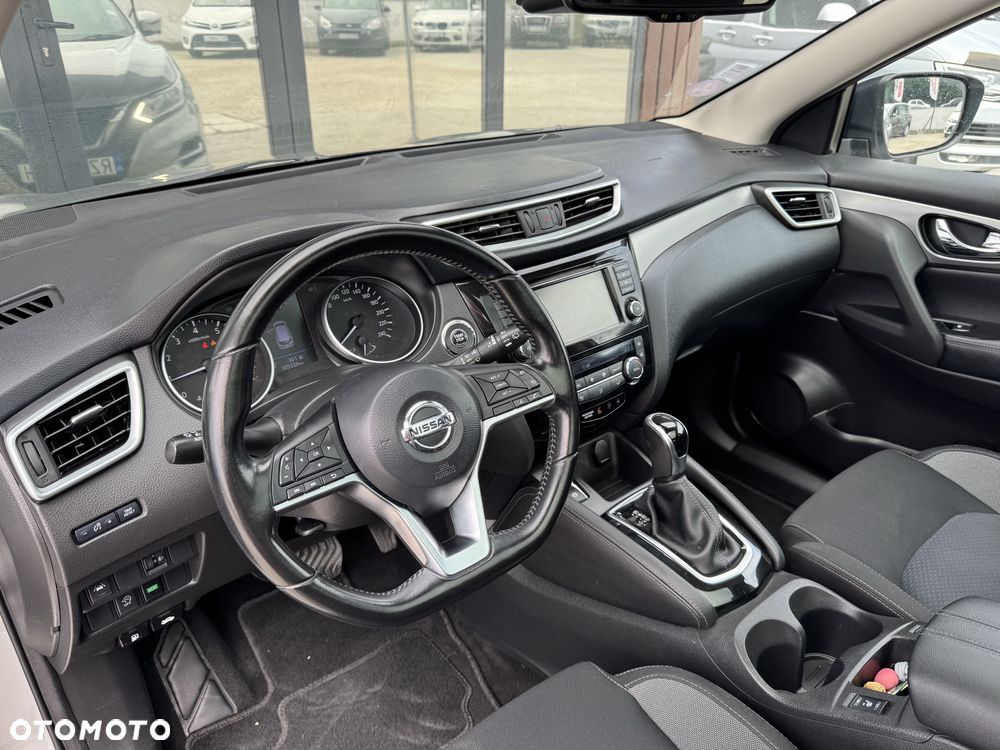 Nissan Qashqai 1.3 DIG-T N-Connecta DCT - 19