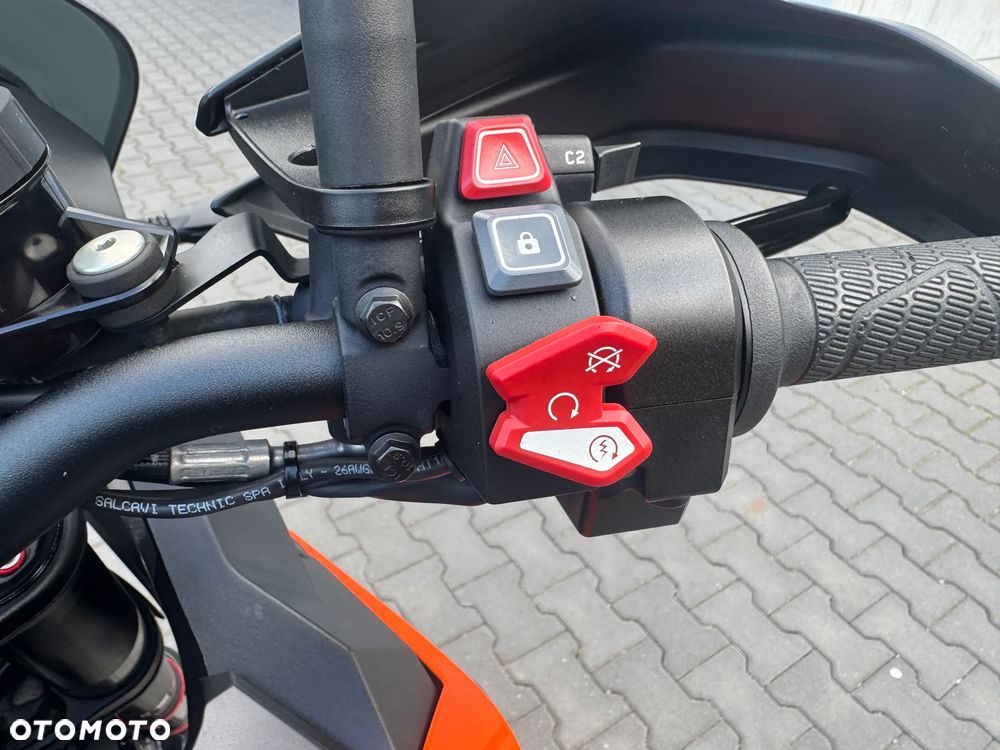 KTM Super Adventure - 25