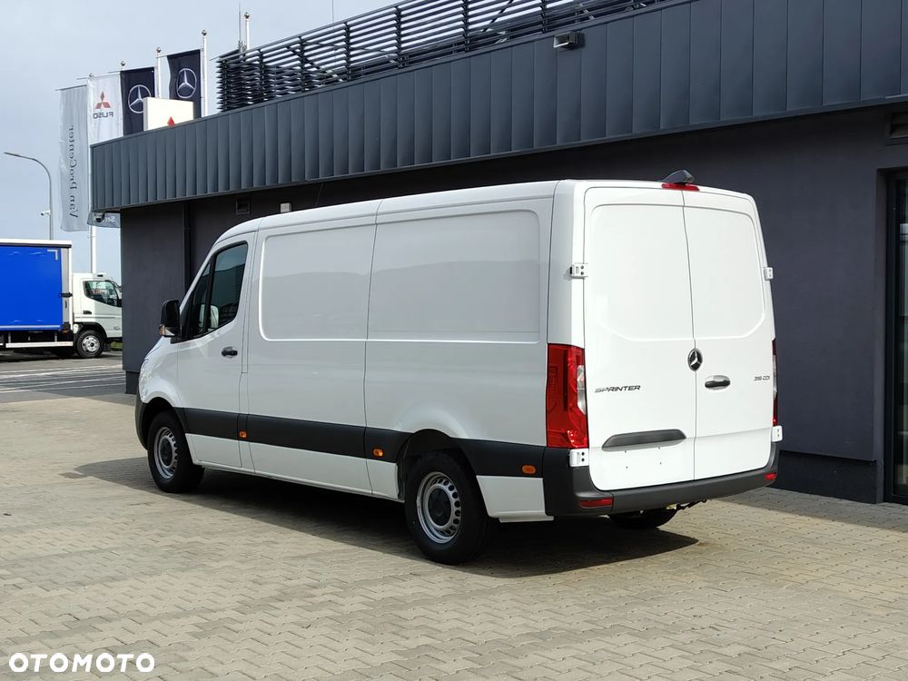 Mercedes-Benz Sprinter - 4
