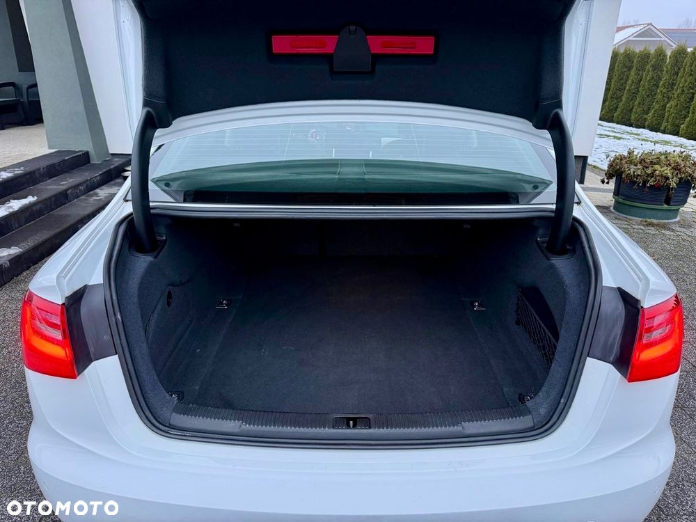 Audi A6 Limousine 2.0 TDI DPF sport selection - 16