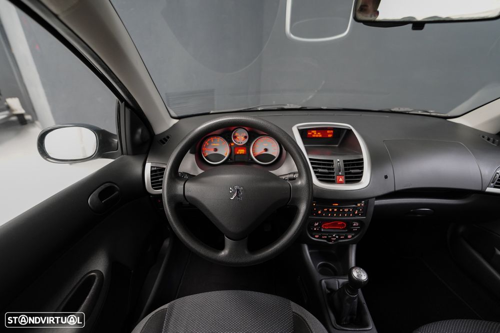 Peugeot 206+ 1.4 - 6