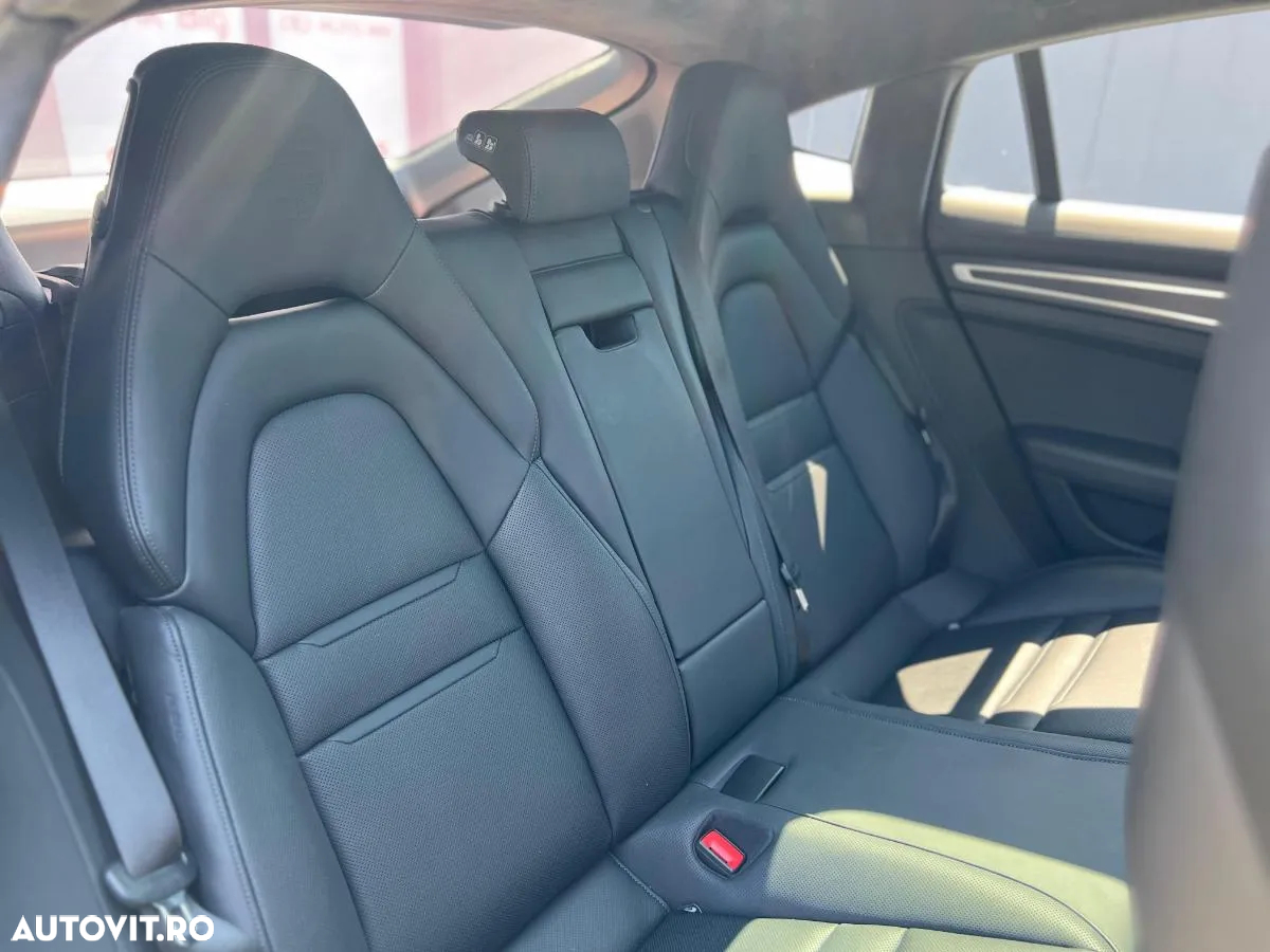 Porsche Panamera - 36