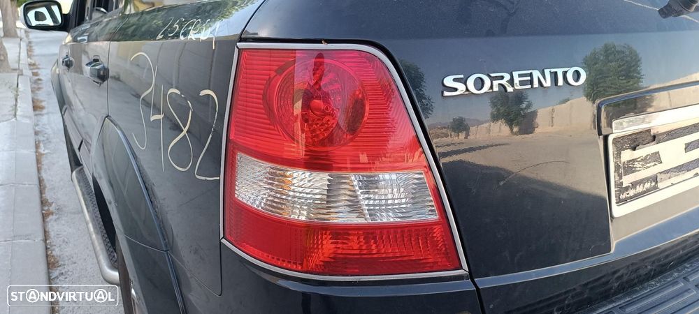 FAROLIM TRASEIRO DIREITO KIA SORENTO BL - 1