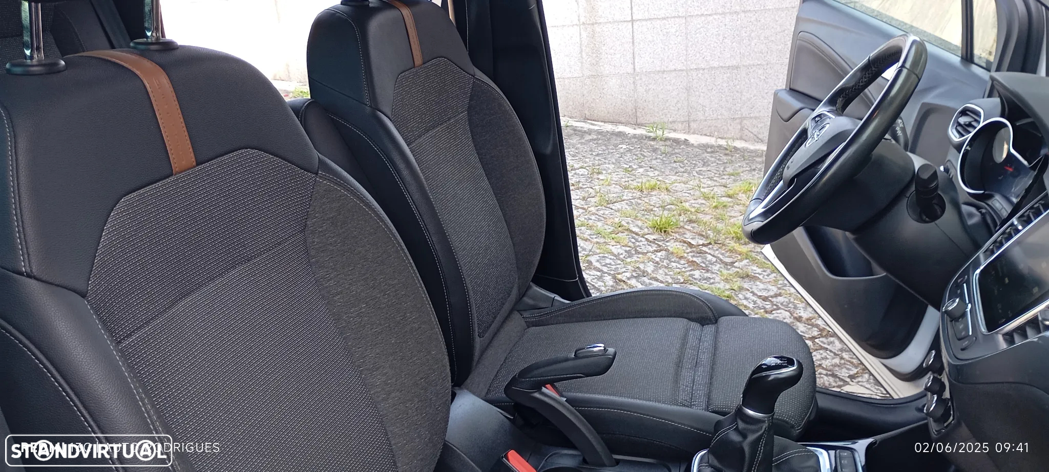 Opel Crossland X 1.2 Business Edition - 23