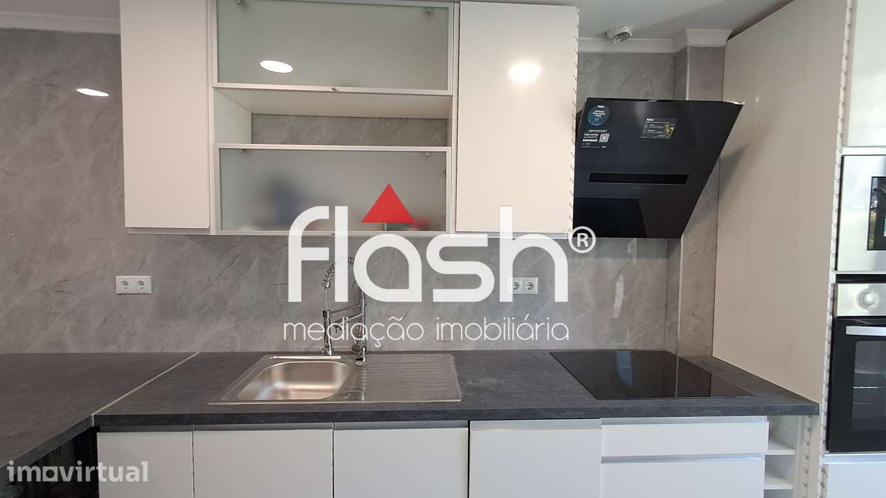 Apartamento T2 Remodelado em Benfica - Grande imagem: 3/25