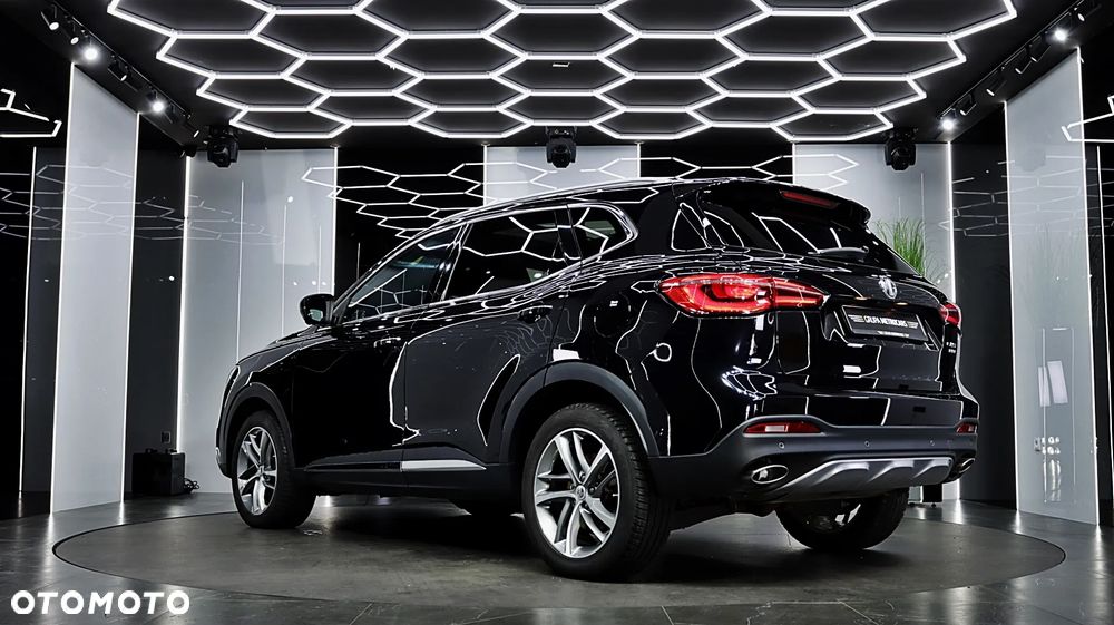 MG EHS ver-1-5t--gdi-phev-luxury - 6