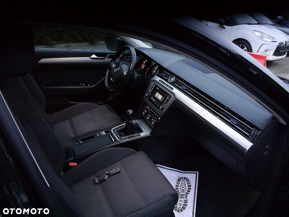 Volkswagen Passat Variant - 32