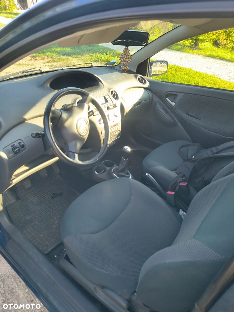 Toyota Yaris 1.0 Sol - 5
