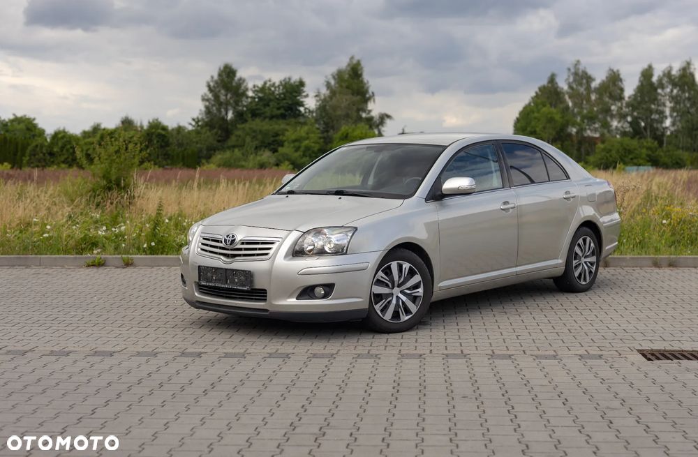 Toyota Avensis 2.0 VVT-i Executive - 1