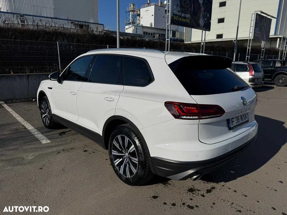Volkswagen Touareg - 4