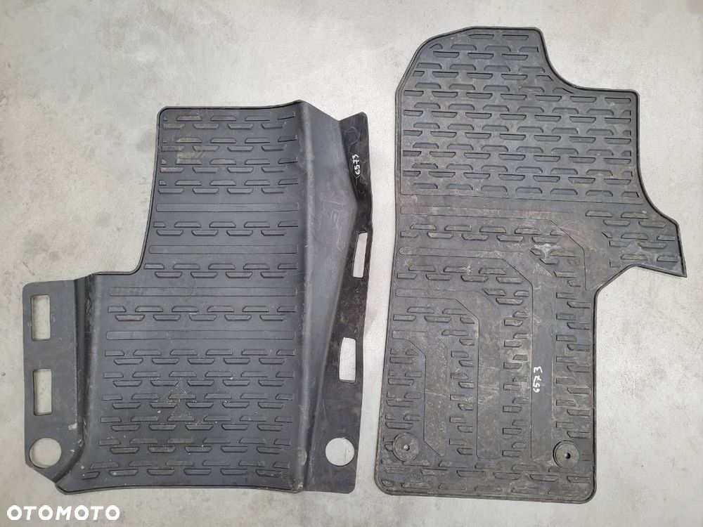 DYWANIKI KOMPLET GUMOWE VW CRAFTER II 7C1061502A ORYGINAŁ - 1