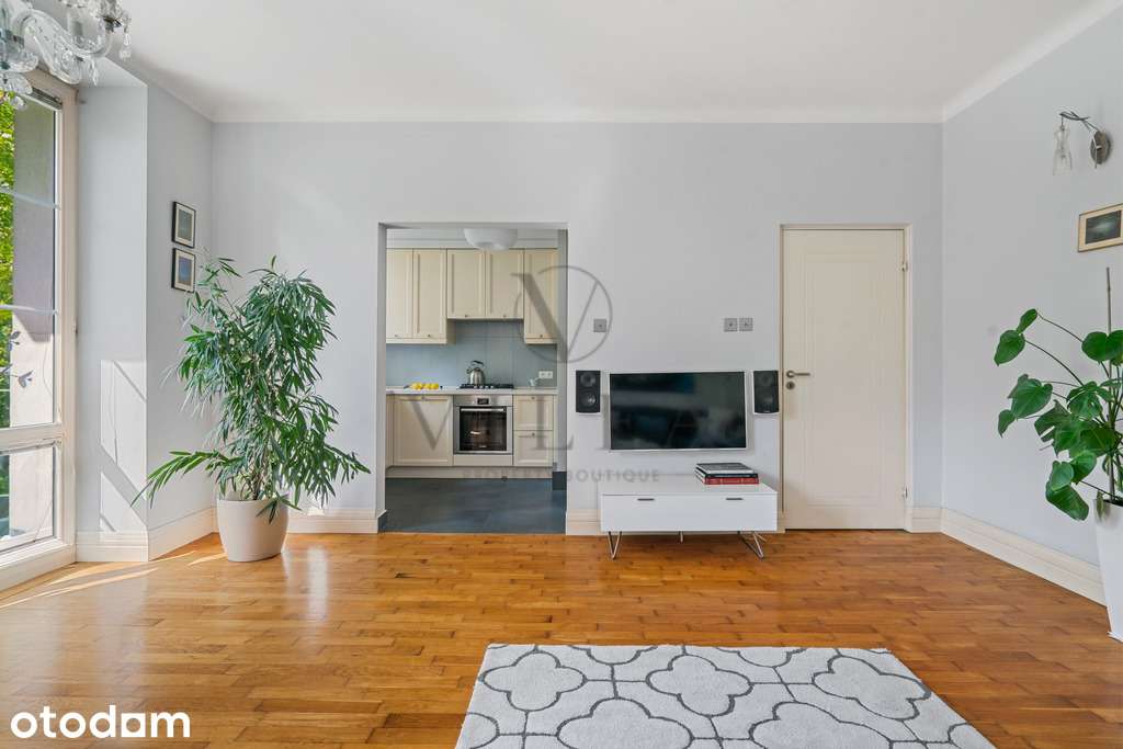 Piękny Apartament w Kamienicy przy Placu Wilsona