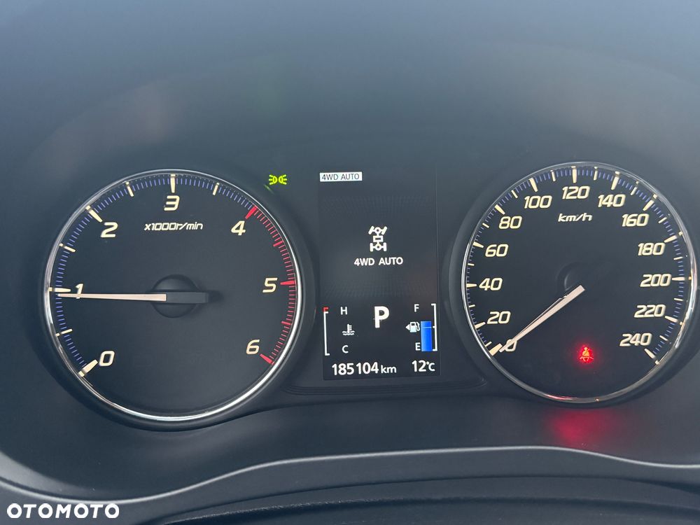Mitsubishi Outlander - 26