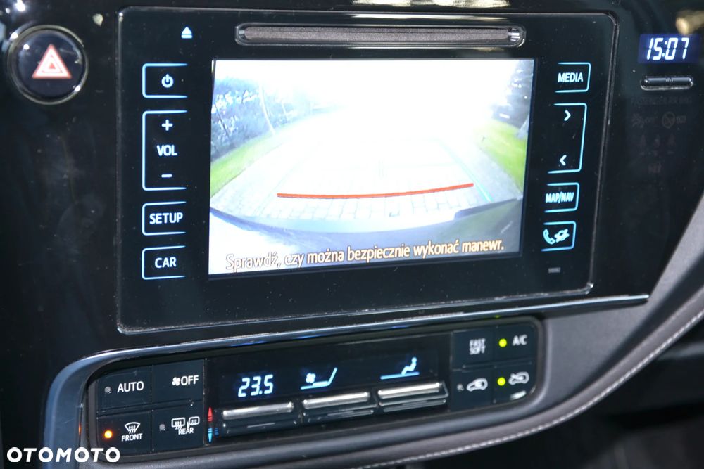 Toyota Auris 1.6 Selection - 12