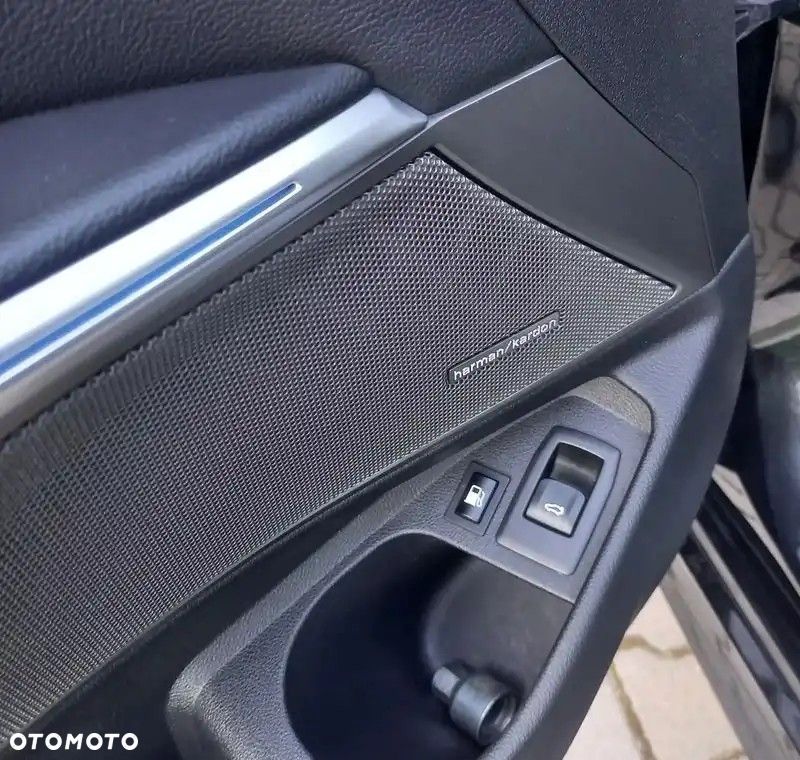 BMW Seria 3 330e xDrive M Sport sport - 19