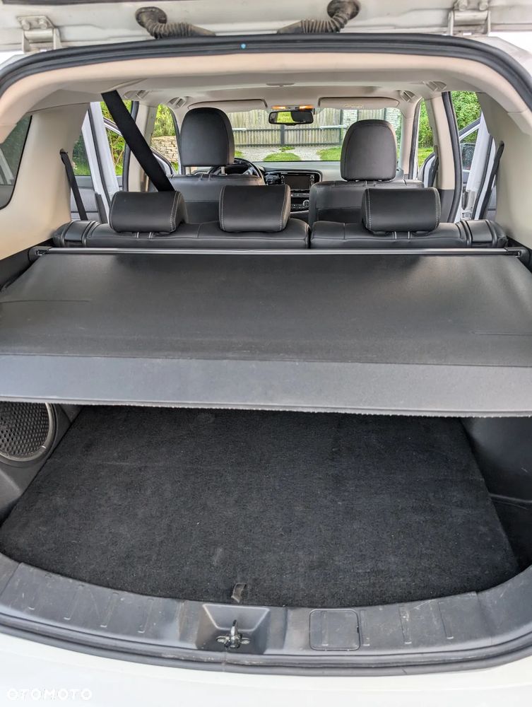 Mitsubishi Outlander 2.0 4WD Plus - 16