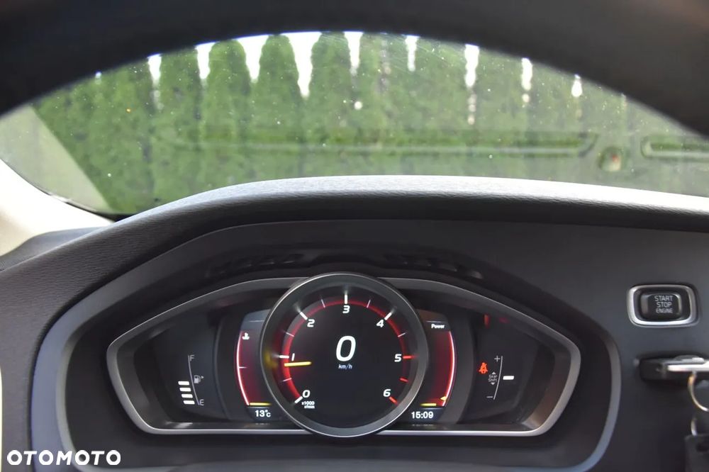 Volvo V40 D4 Drive-E Momentum - 14