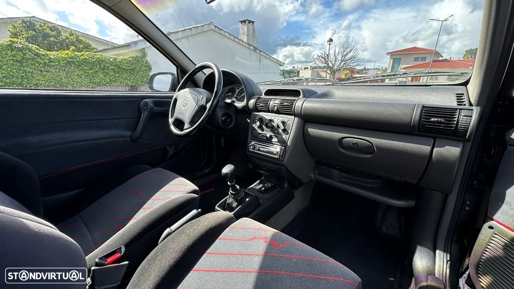 Opel Corsa 1.6 16V GSi - 15