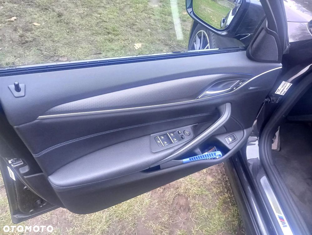 BMW Seria 5 520d xDrive - 15