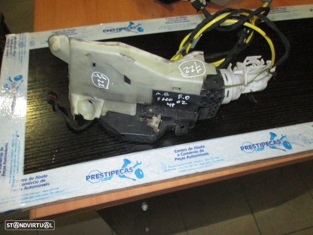 Fecho 2207205835 MERCEDES W220 2002 FD VACUO - 1