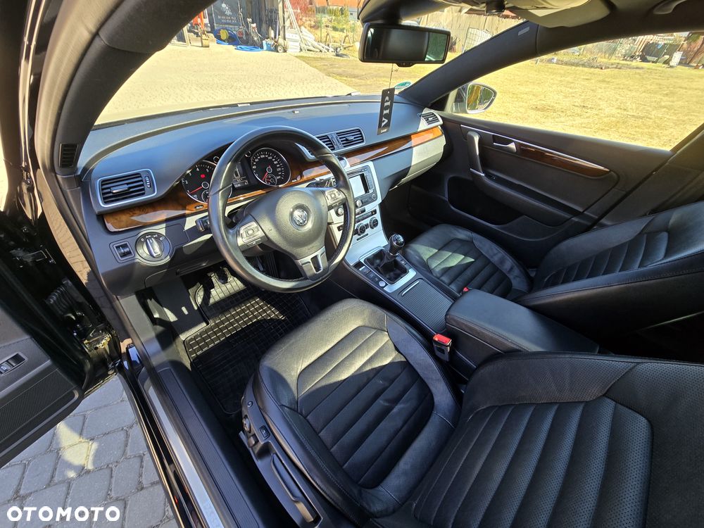 Volkswagen Passat - 22