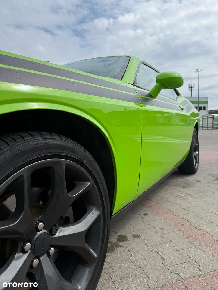 Dodge Challenger - 3