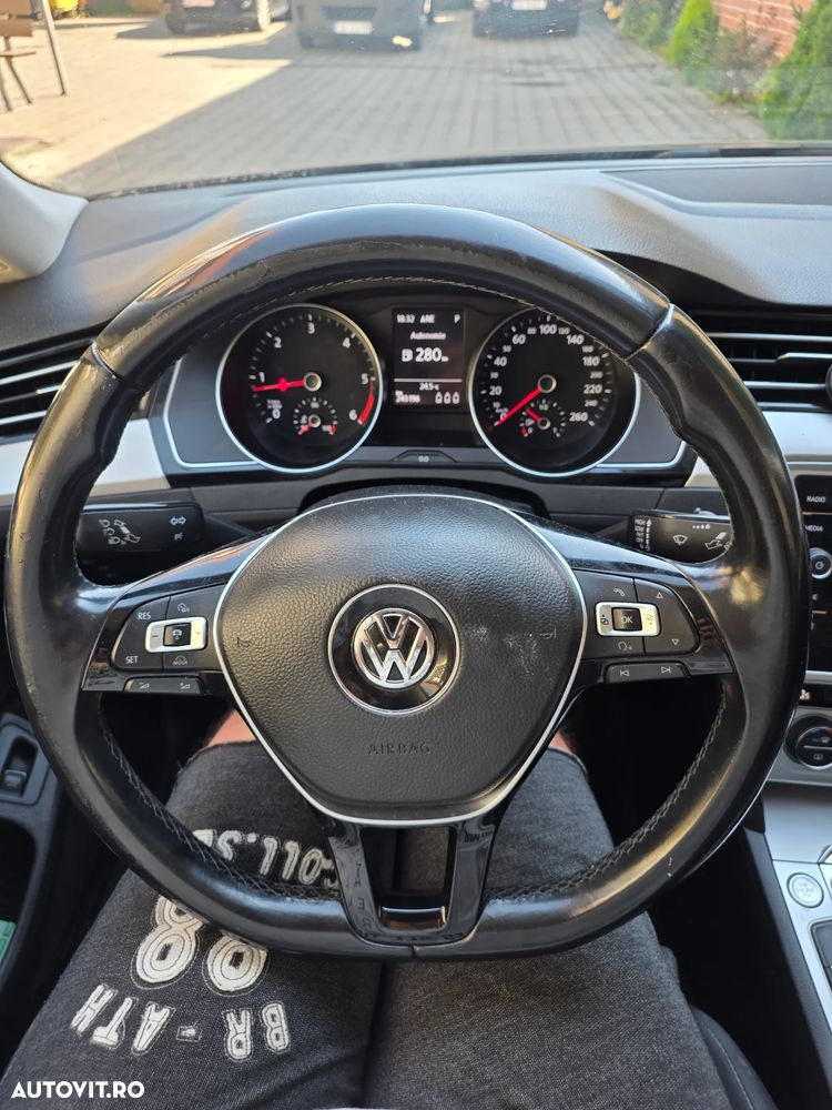 Volkswagen Passat - 26