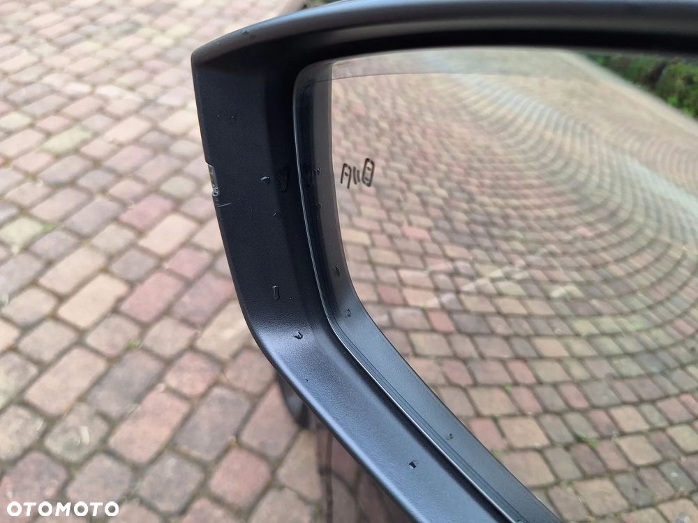 Skoda Superb 2.0 TDI DSG L&K - 31